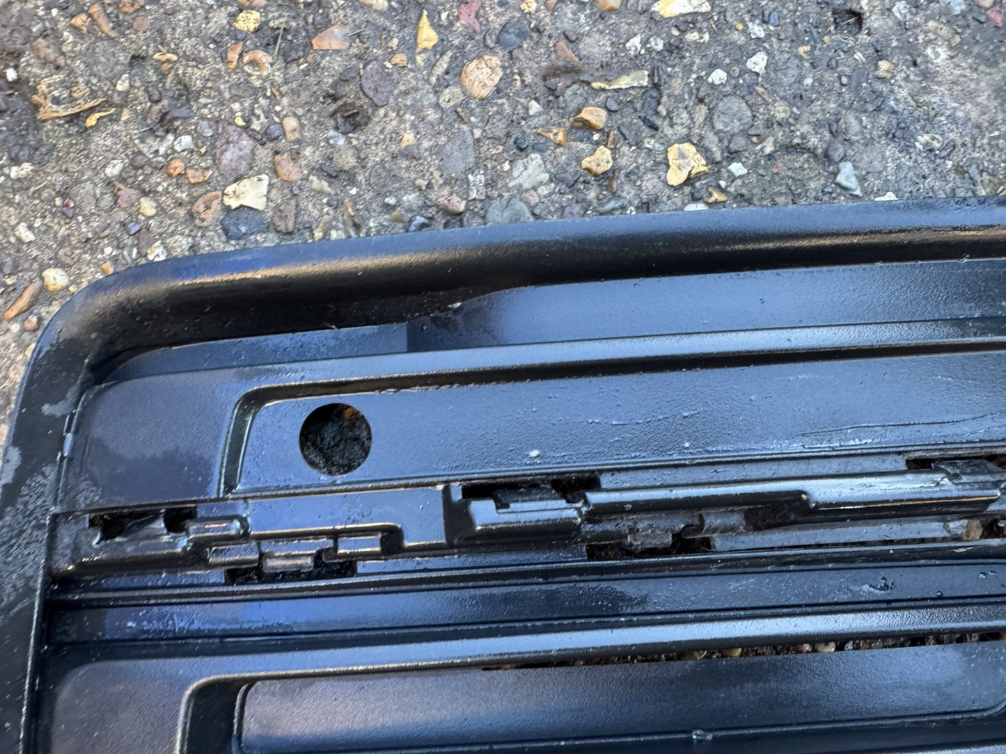 trim Grille Bumper Front Right Side VOLVO XC90 31663843