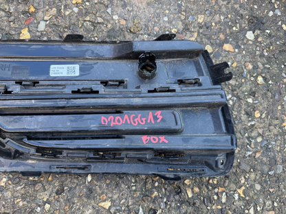 trim Grille Bumper Front Right Side VOLVO XC90 31663843