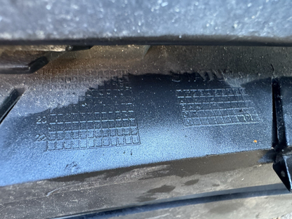 VOLVO XC90 R‑DESIGN 2015–2024 LEFT FRONT BUMPER FOGLIGHT GRILLE 31383839#S179-03