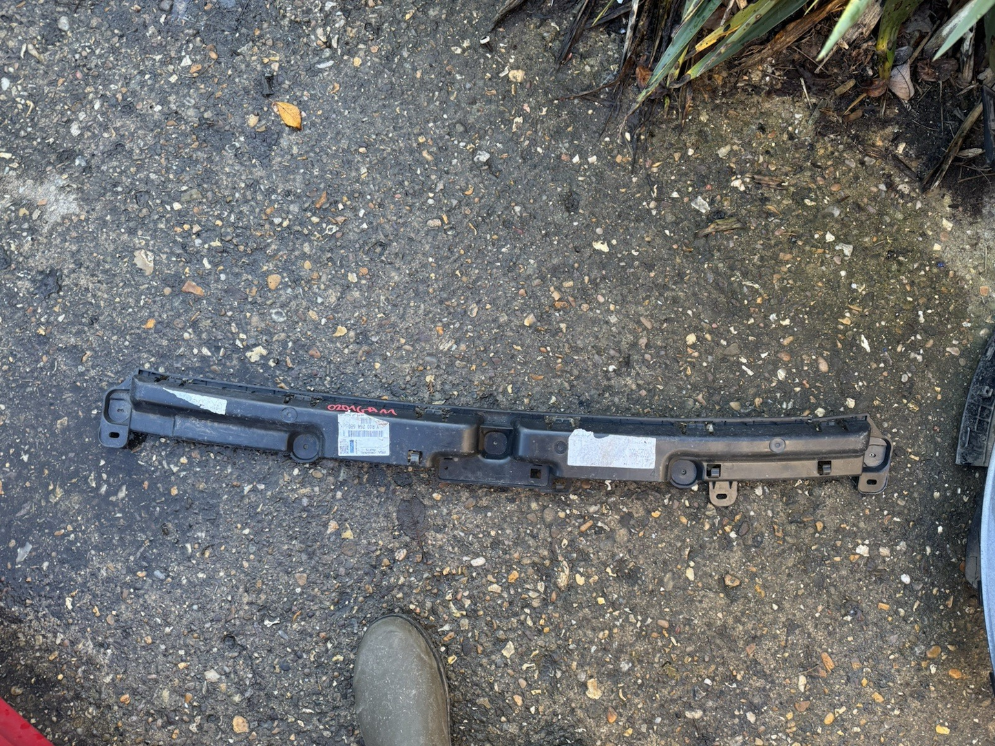 VAUXHALL INSIGNIA BUMPER MOUNT BRACKET REAR CENTRE MK2 2017 13487586