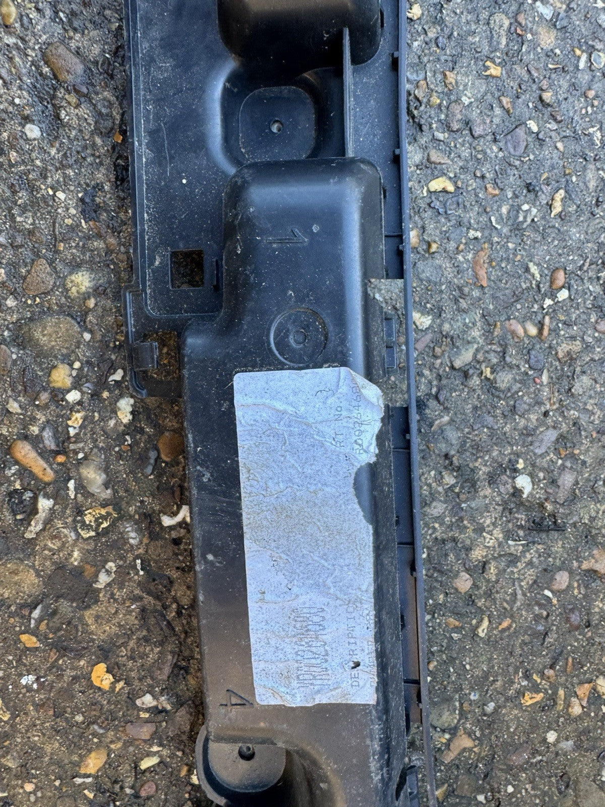 VAUXHALL INSIGNIA BUMPER MOUNT BRACKET REAR CENTRE MK2 2017 13487586