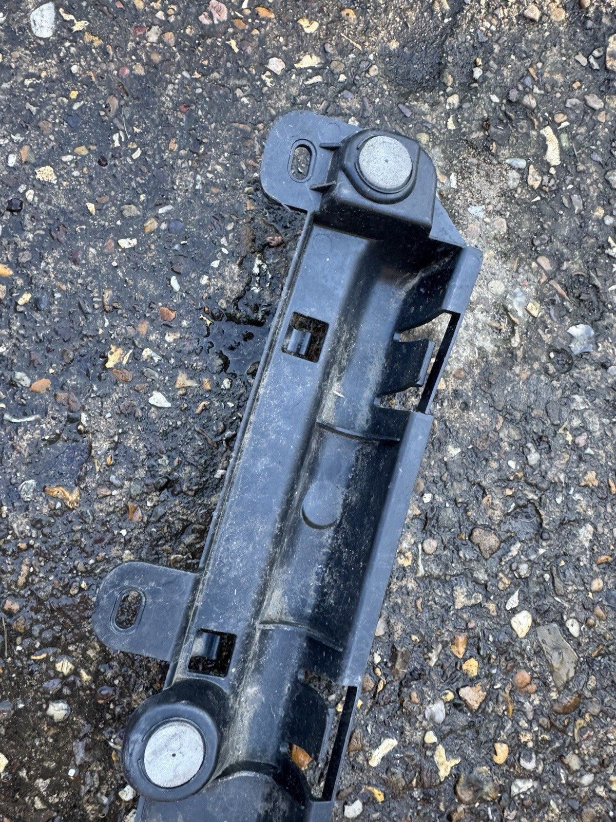 VAUXHALL INSIGNIA BUMPER MOUNT BRACKET REAR CENTRE MK2 2017 13487586