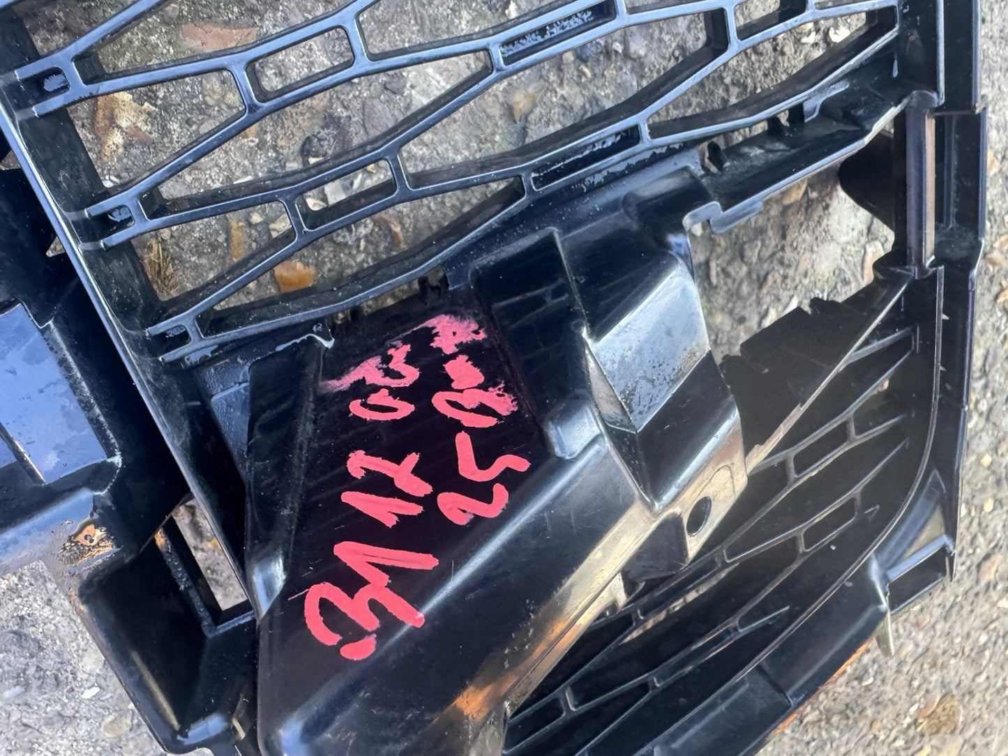 Range Rover Sport Front Bumper Left Grill 2022 ON N9X2-17K947-A Genuine