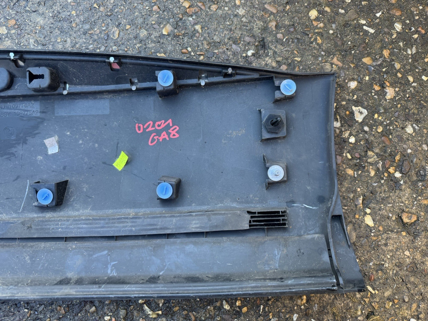 PEUGEOT 308 II Türzierleiste vorne rechts 9811404077 1.20 Petrol 60kw 32970708