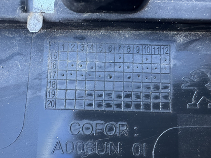 PEUGEOT 308 II Türzierleiste vorne rechts 9811404077 1.20 Petrol 60kw 32970708