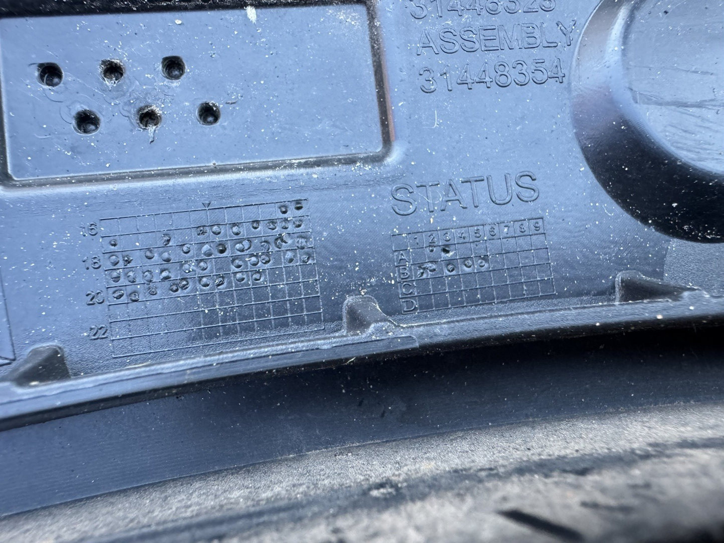 VOLVO XC40 WHEEL ARCH TRIM REAR LEFT PASSENGER SIDE 2020 31448328