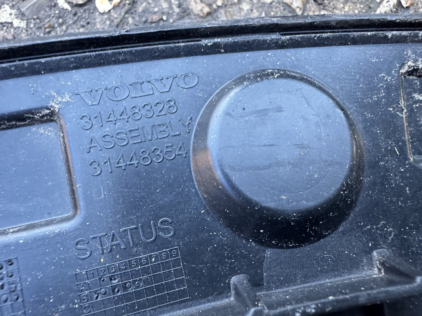 VOLVO XC40 WHEEL ARCH TRIM REAR LEFT PASSENGER SIDE 2020 31448328