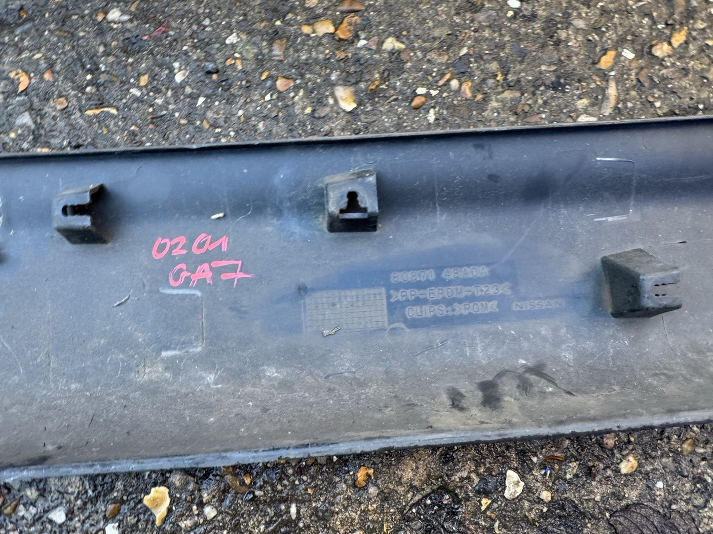NISSAN QASHQAI LOWER DOOR MOULDING 2012-17 PASSENGER SIDE FRONT 80871-4EA0A