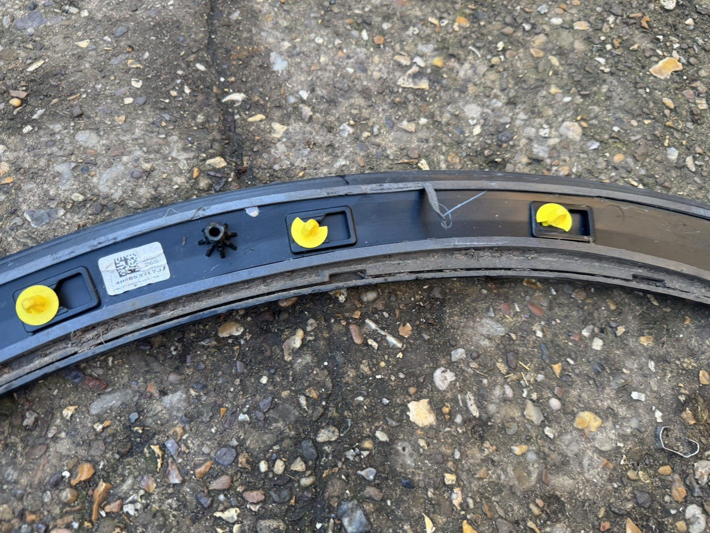 AUDI Q8 S LINE 2018-ON FRONT LEFT WHEEL ARCH MOLDING TRIM 4M8853717B #W697