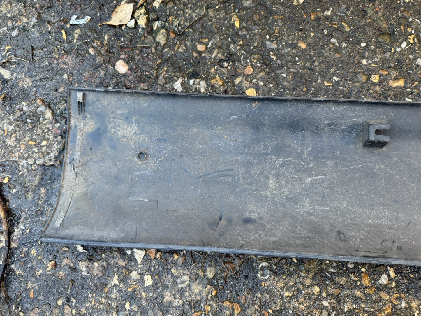 NISSAN QASHQAI LOWER DOOR MOULDING 2012-17 PASSENGER SIDE FRONT 80871-4EA0A