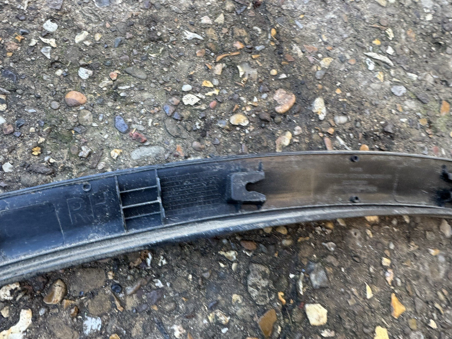 Ssangyong rexton 17-20 fender trim front right 79520-36000