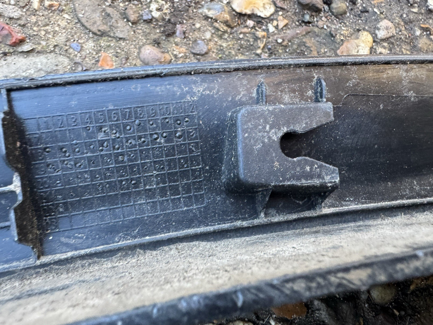 Ssangyong rexton 17-20 fender trim front right 79520-36000