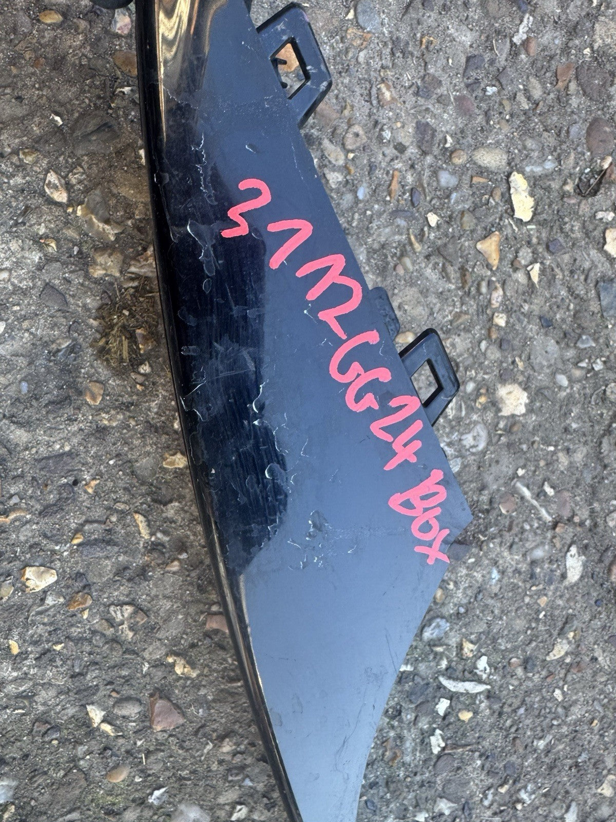 GENUINE RANGE ROVER SPORT L461 FRONT BUMPER LEFT TRIM N9X2-8143-A