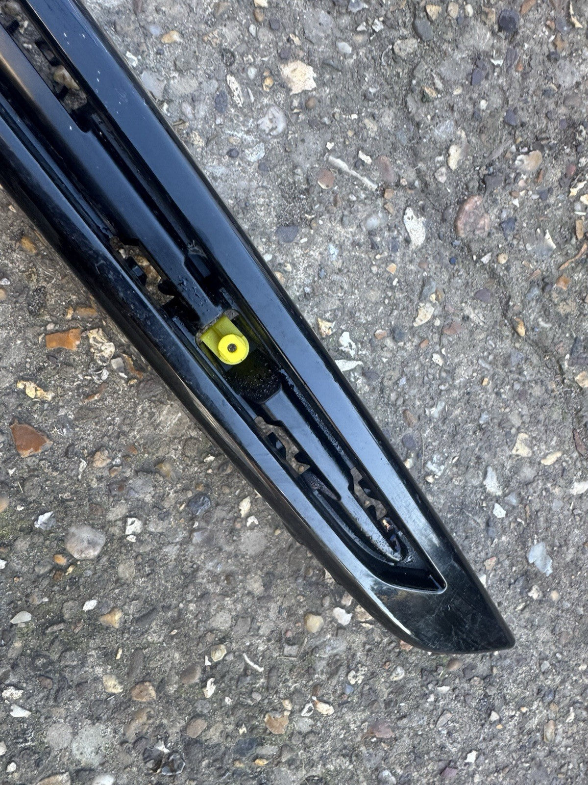 GENUINE RANGE ROVER SPORT L461 FRONT BUMPER LEFT TRIM N9X2-8143-A