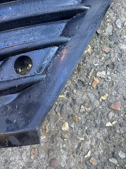 VOLVO XC60 MK2 BUMPER GRILL GRILLE FRON RIGHT DRIVER SIDE 32234962 2020on