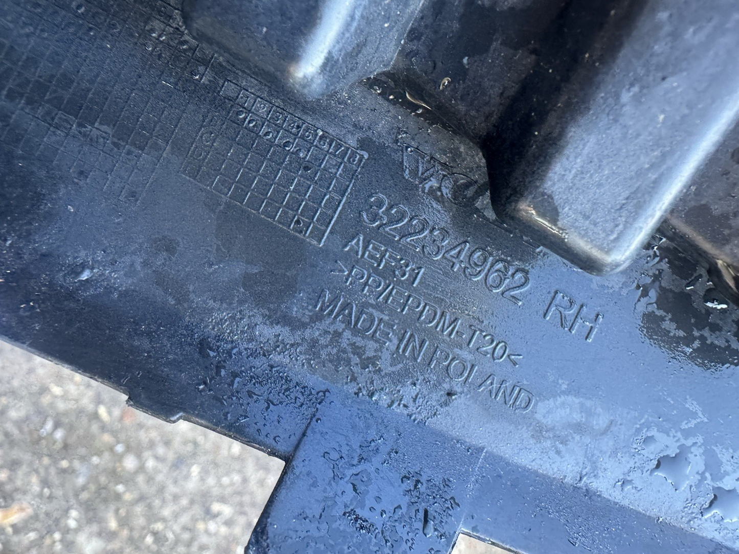 VOLVO XC60 MK2 BUMPER GRILL GRILLE FRON RIGHT DRIVER SIDE 32234962 2020on