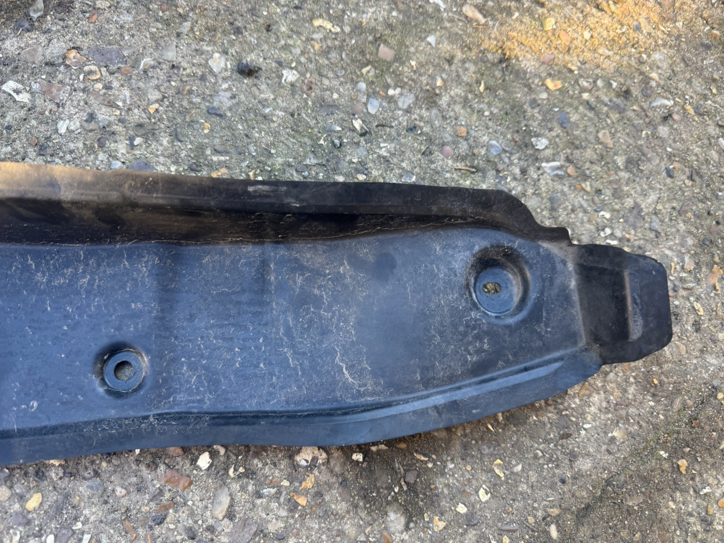 Mercedes GLC Fender Seal Left a2538890025 X253 2017 16880296