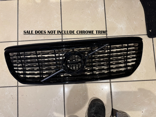 VOLVO XC40 2017 ON FRONT BUMPER GRILLE 31457346 !CRACKED! NO CHROME TRIM