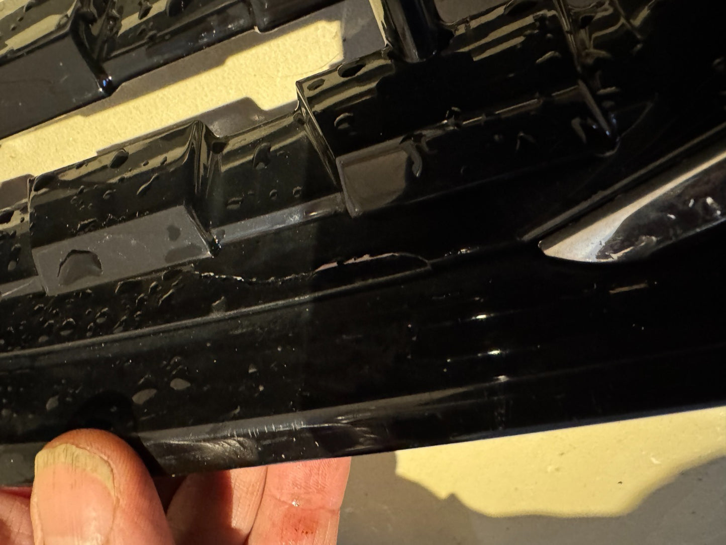 VOLVO XC40 2017 ON FRONT BUMPER GRILLE 31457346 !CRACKED! NO CHROME TRIM