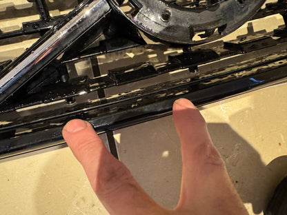 VOLVO XC40 2017 ON FRONT BUMPER GRILLE 31457346 !CRACKED! NO CHROME TRIM