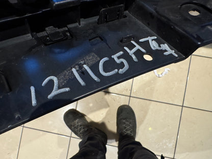 VOLVO XC40 2017 ON FRONT BUMPER GRILLE 31457346 !CRACKED! NO CHROME TRIM