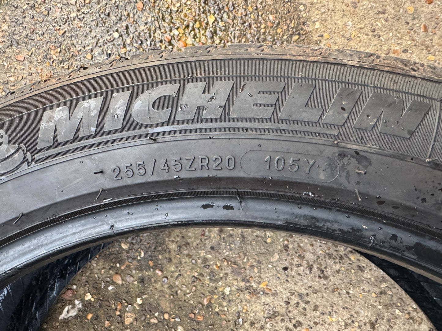 1 x 255/45 ZR20 105Y Michelin Latitude Sport 3 MO 6mm DOT 4524