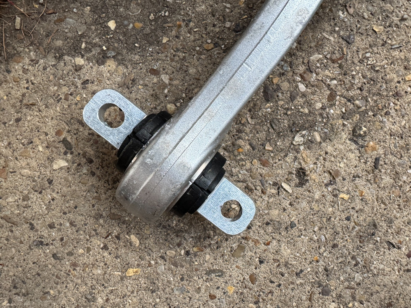 2025 Rear Right Control Arm LR RR SPORT L461 M9R3-5B551