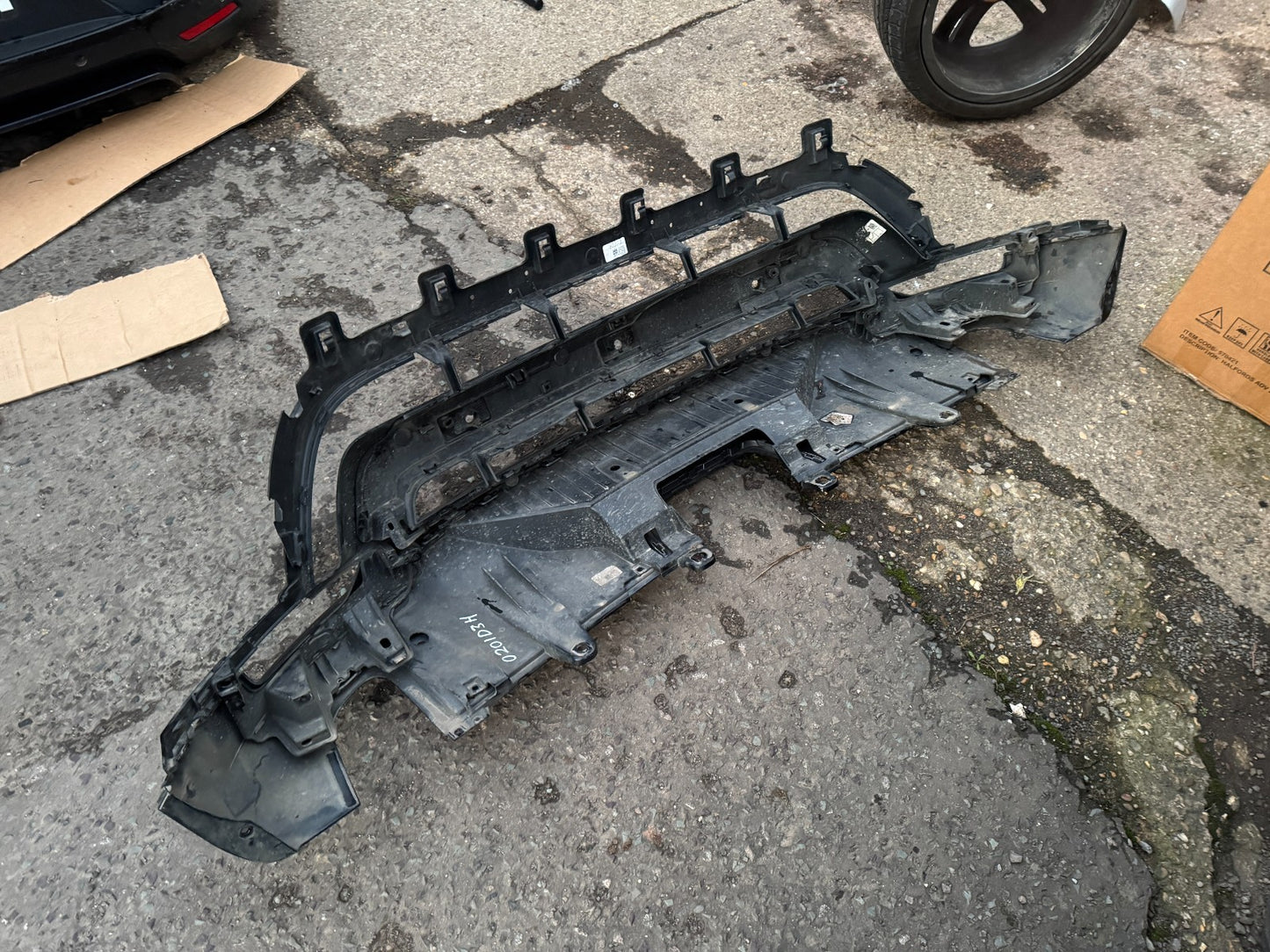 LATE 2024 Land Rover Discovery 5 L462 SVO Front Lower Bumper Grille HY3M17D750AA