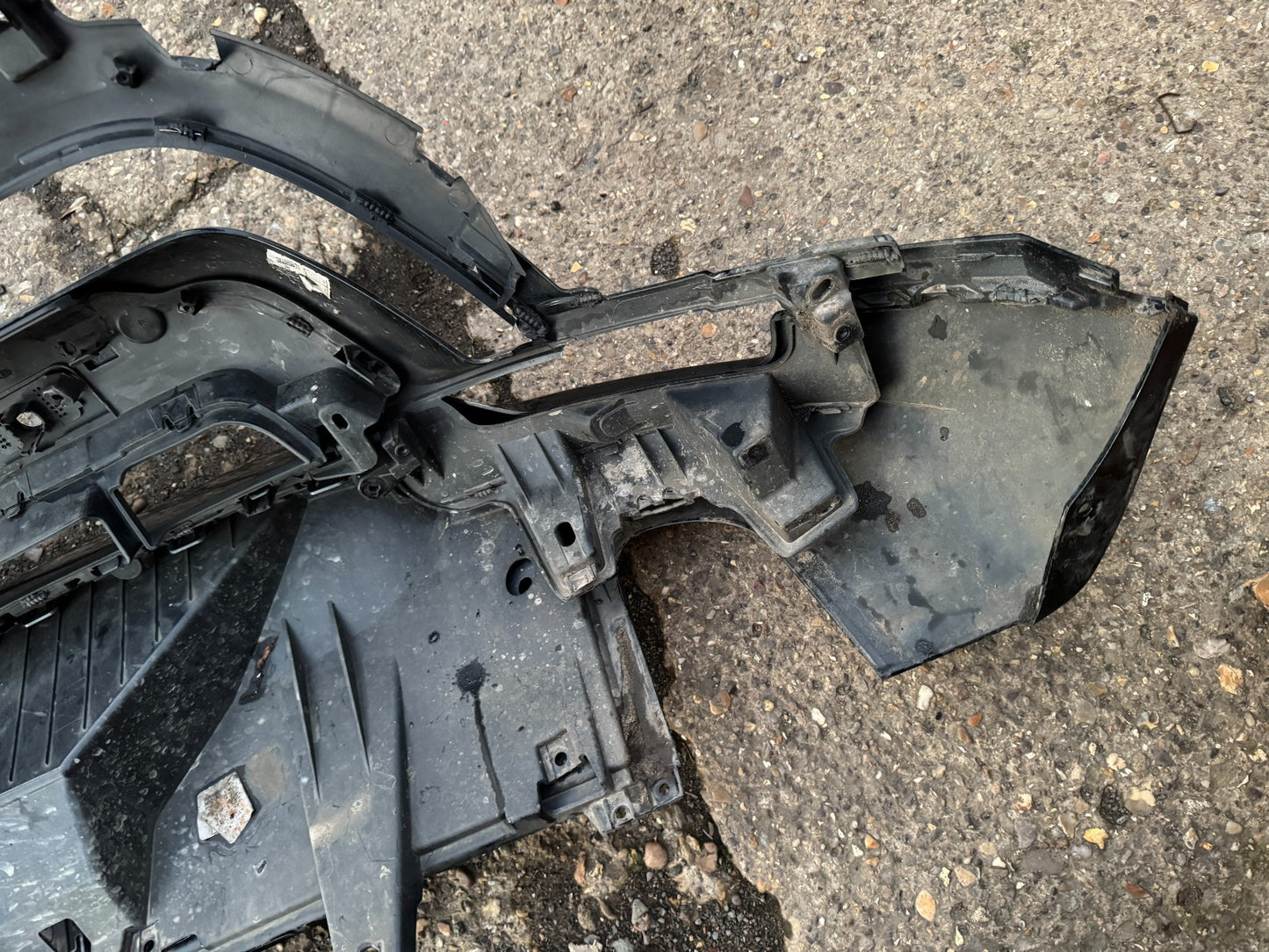 LATE 2024 Land Rover Discovery 5 L462 SVO Front Lower Bumper Grille HY3M17D750AA