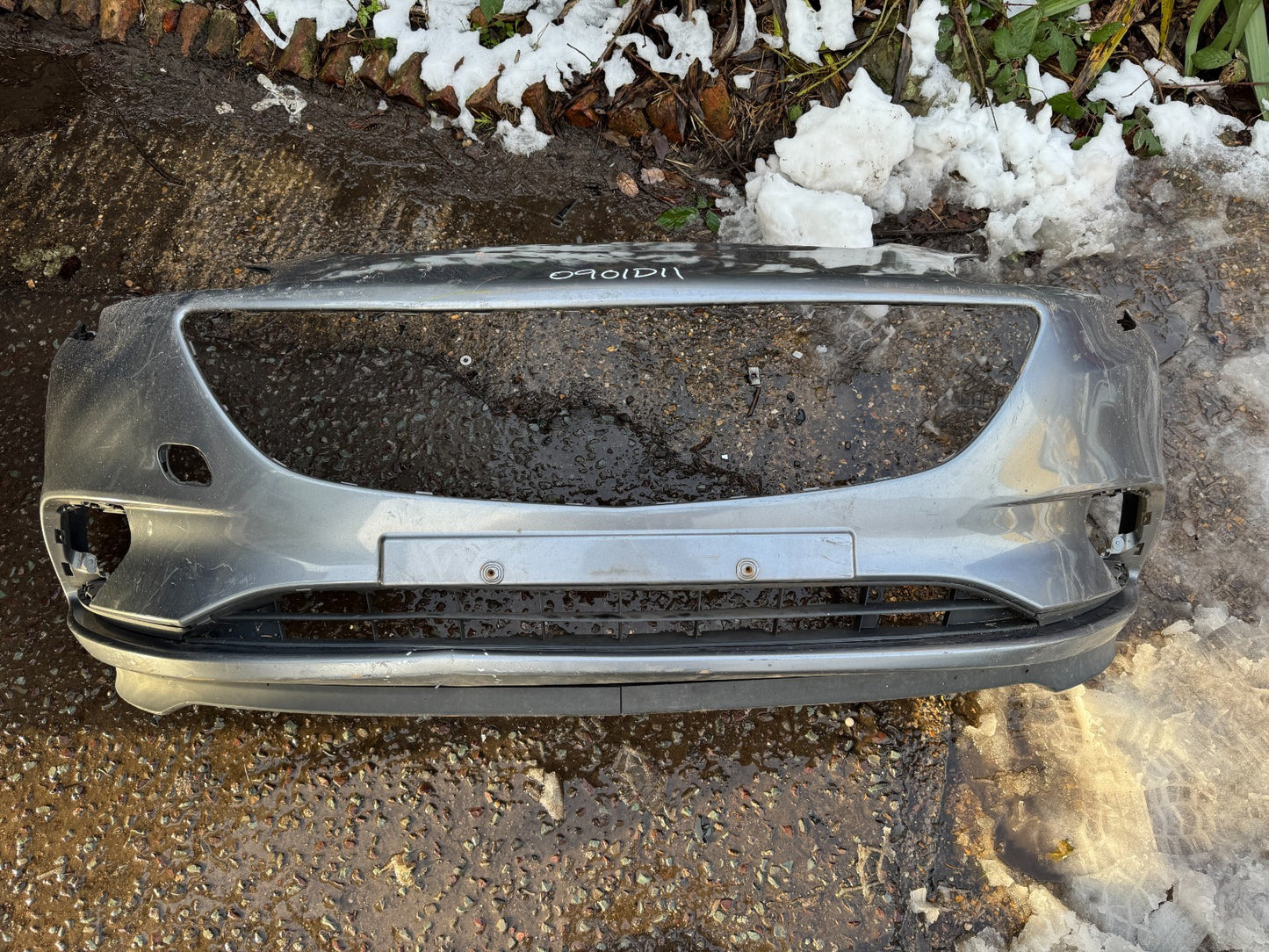 VAUXHALL CORSA E FRONT BUMPER & TRIM 2014 onward GENUINE 13432002 Damaged