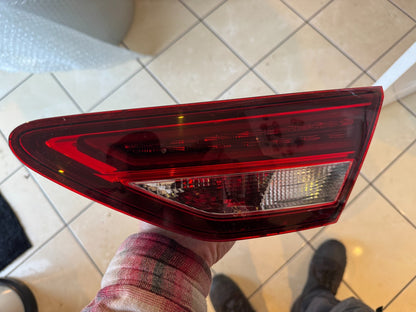 2015 SEAT/CUPRA LEON  1.6TDI(2013-2020) RIGHT INNER TAILLIGHT 5F0 945 307 H