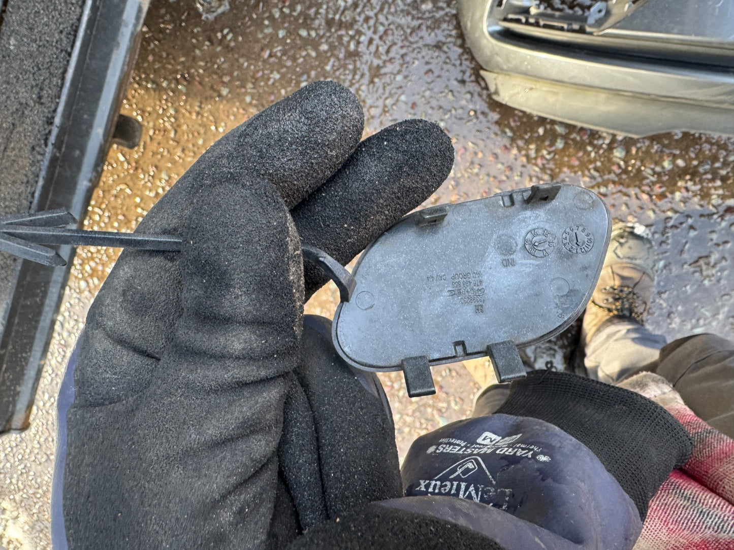 VAUXHALL/OPEL CORSA E FRONT BUMPER TOW EYE COVER 13399230 GENUINE 2015-2018