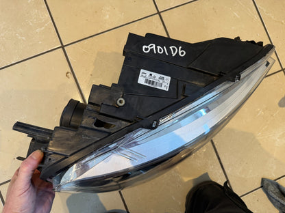 Vauxhall Combo E MK5 2018 RIGHT O/S Headlamp 9816823780 DAMAGED