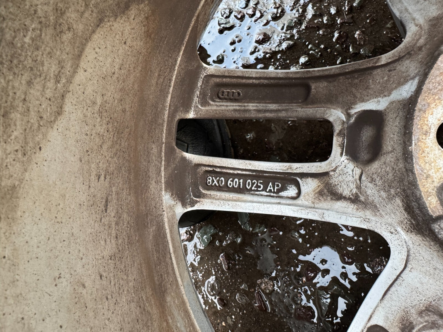 2013 AUDI A1 ALLOY WHEEL WITH TYRE 215 40 17 8X0601025AP