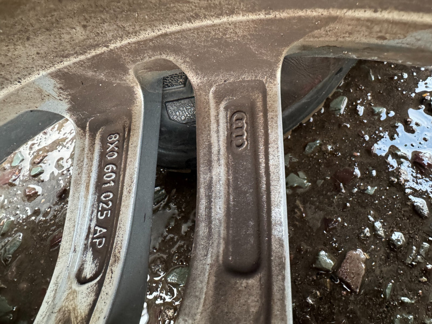 2013 AUDI A1 ALLOY WHEEL WITH TYRE 215 40 17 8X0601025AP