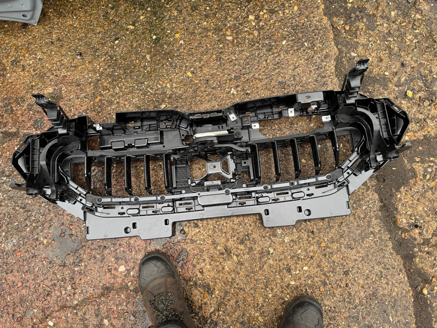 2025 BMW 5 series G60 G6X G90 M5 Front bumper upper radiator grill 5A09B52