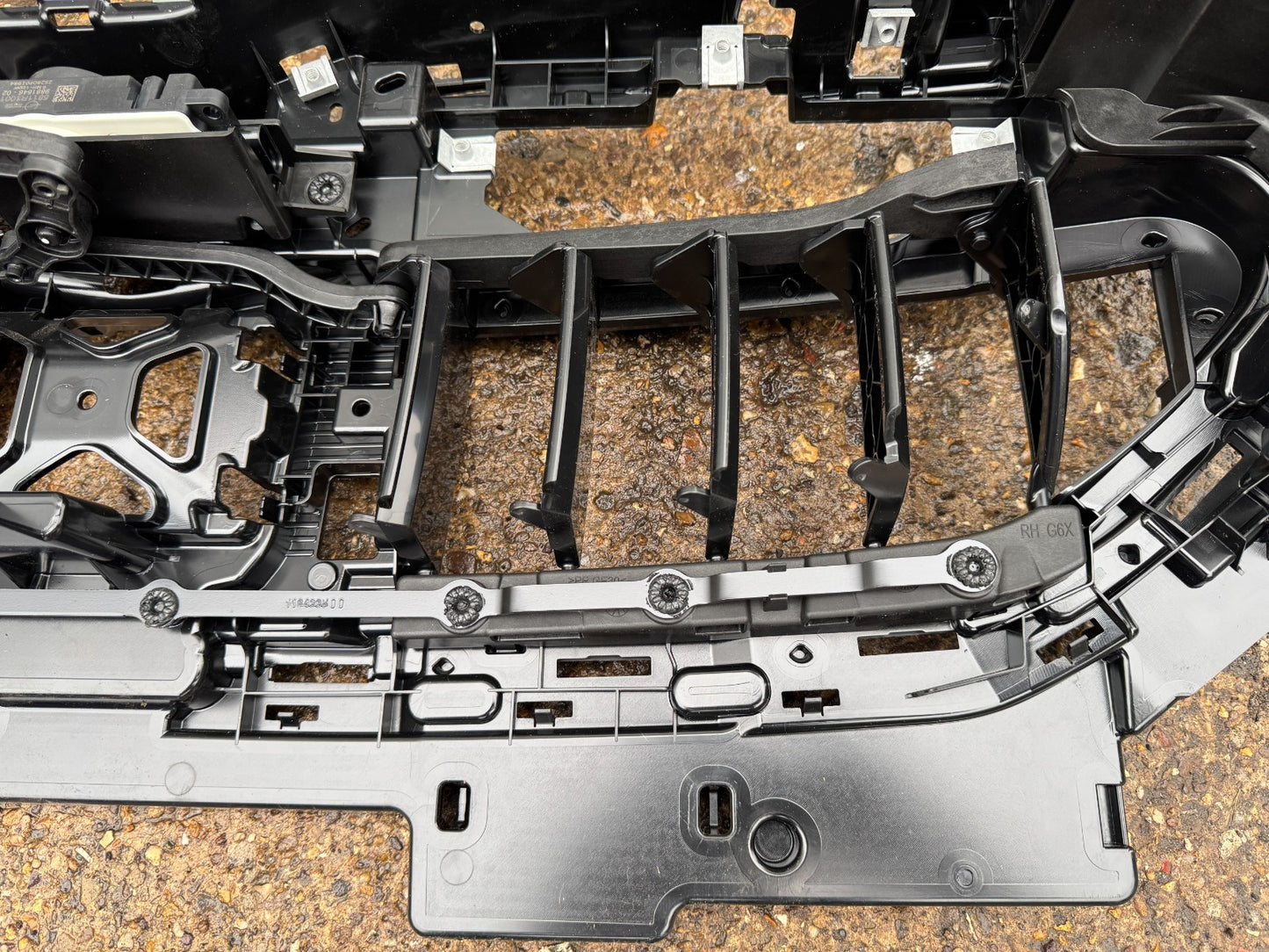 2025 BMW 5 series G60 G6X G90 M5 Front bumper upper radiator grill 5A09B52