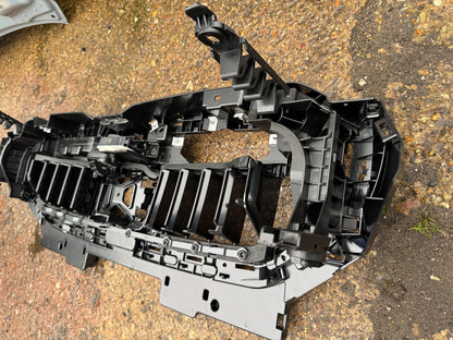 2025 BMW 5 series G60 G6X G90 M5 Front bumper upper radiator grill 5A09B52