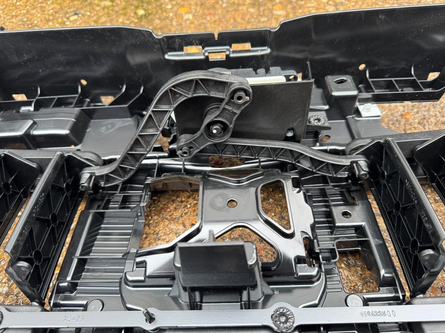 2025 BMW 5 series G60 G6X G90 M5 Front bumper upper radiator grill 5A09B52