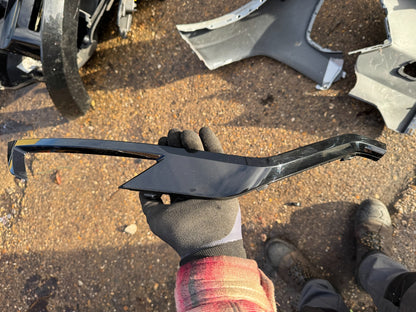 VOLVO XC60 II 246 Front Right Bumper Molding 32227912 GENUINE