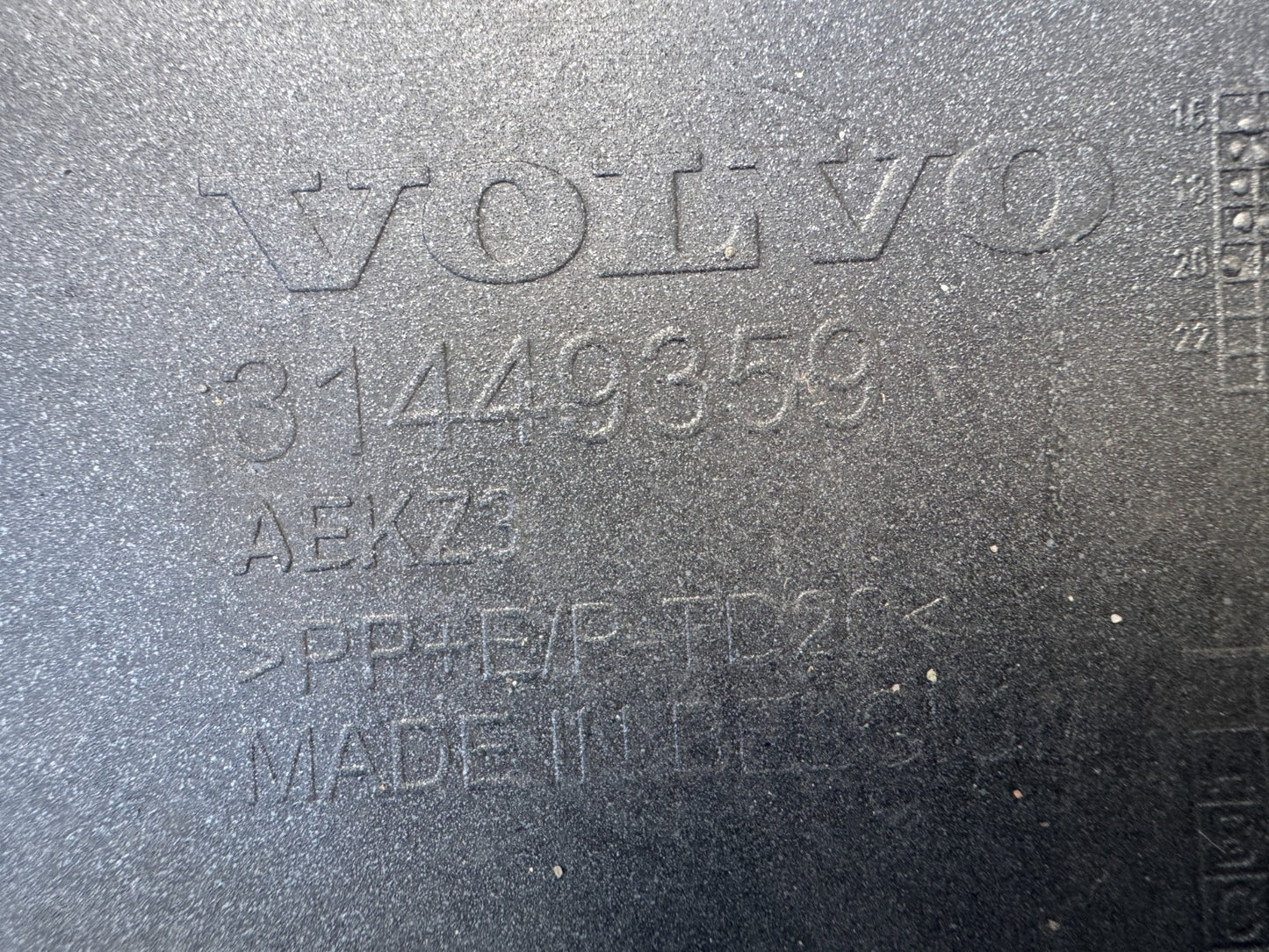 VOLVO XC40 FRONT BUMPER SUV 5 Door 2018 onwards GENUINE pn 31449359