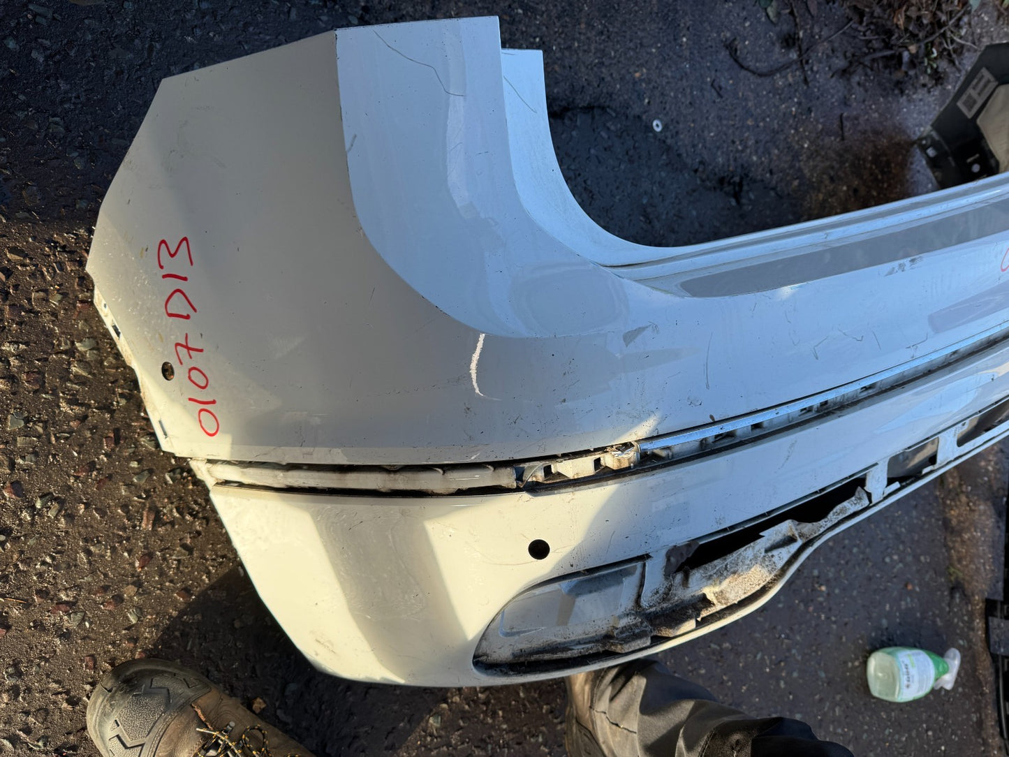 VW VOLKSWAGEN TIGUAN R-LINE 2016-ON REAR BUMPER 5NA807417 WHITE