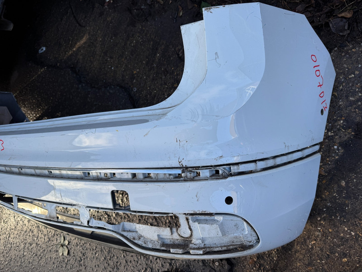 VW VOLKSWAGEN TIGUAN R-LINE 2016-ON REAR BUMPER 5NA807417 WHITE