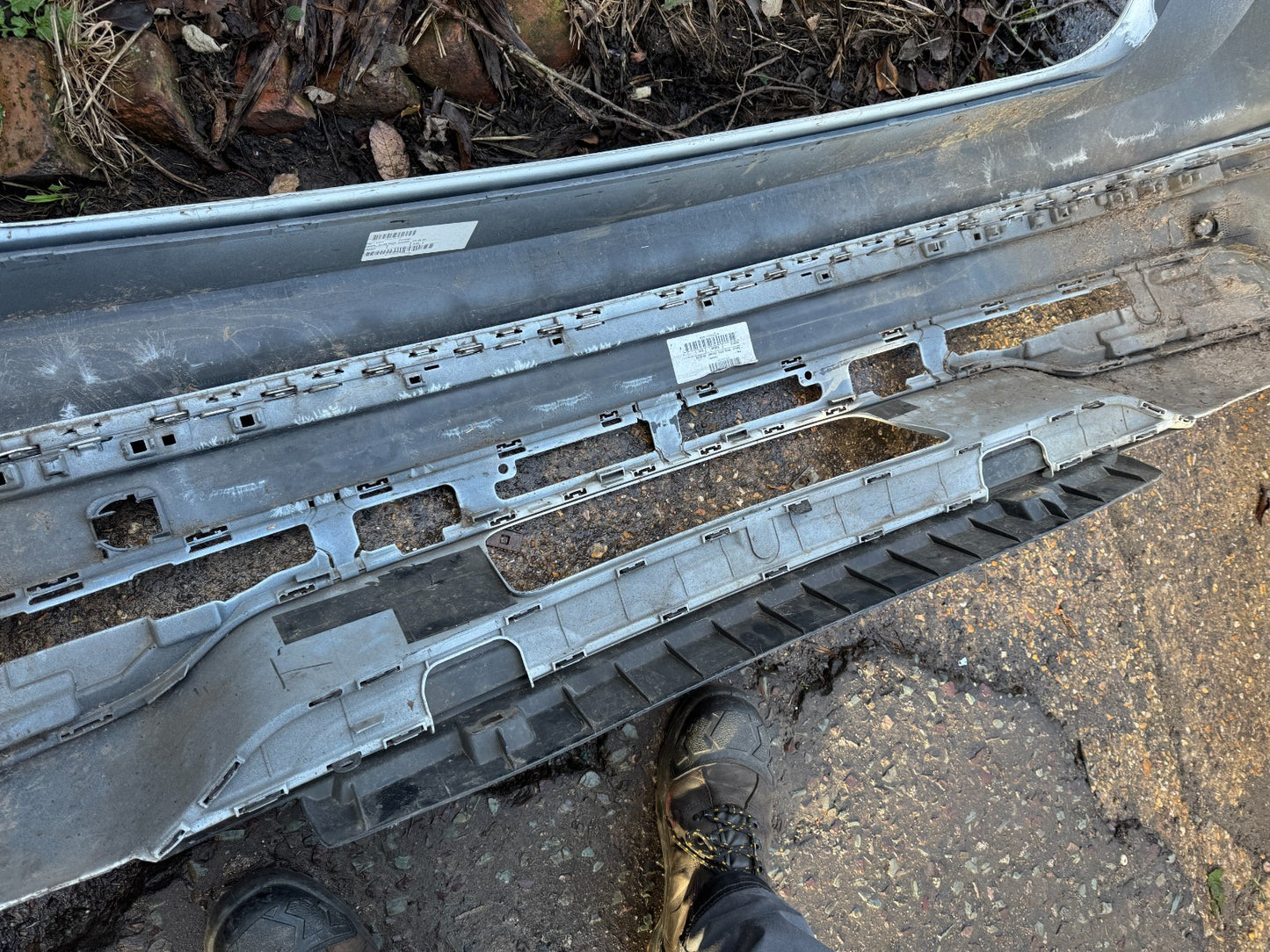 VW VOLKSWAGEN TIGUAN R-LINE 2016-ON REAR BUMPER 5NA807417 WHITE