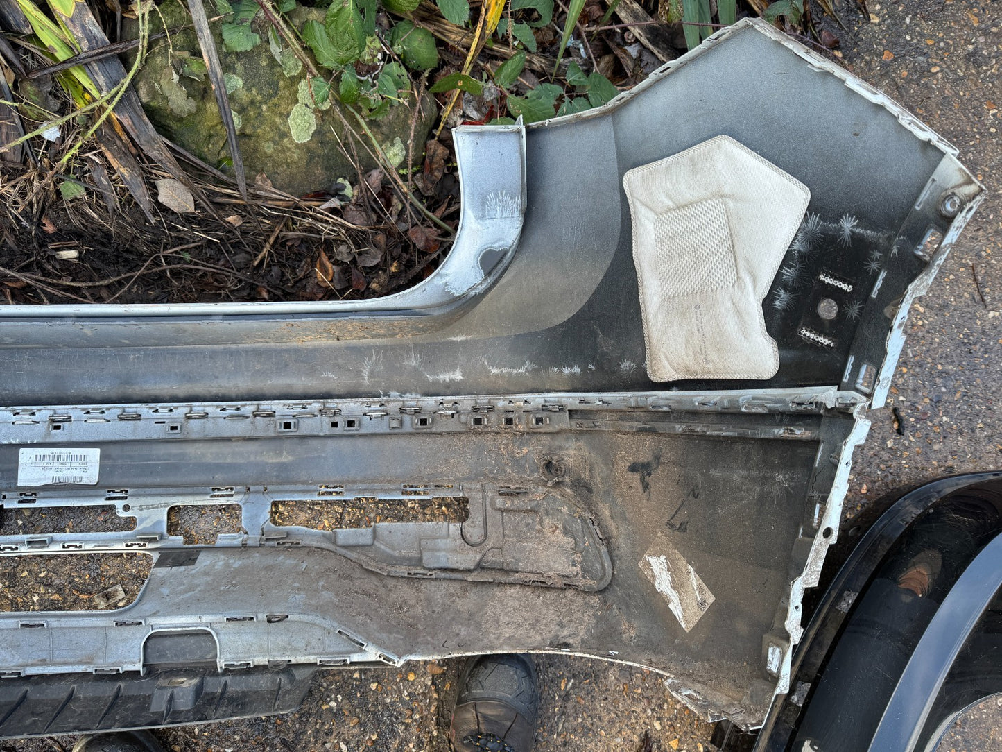 VW VOLKSWAGEN TIGUAN R-LINE 2016-ON REAR BUMPER 5NA807417 WHITE