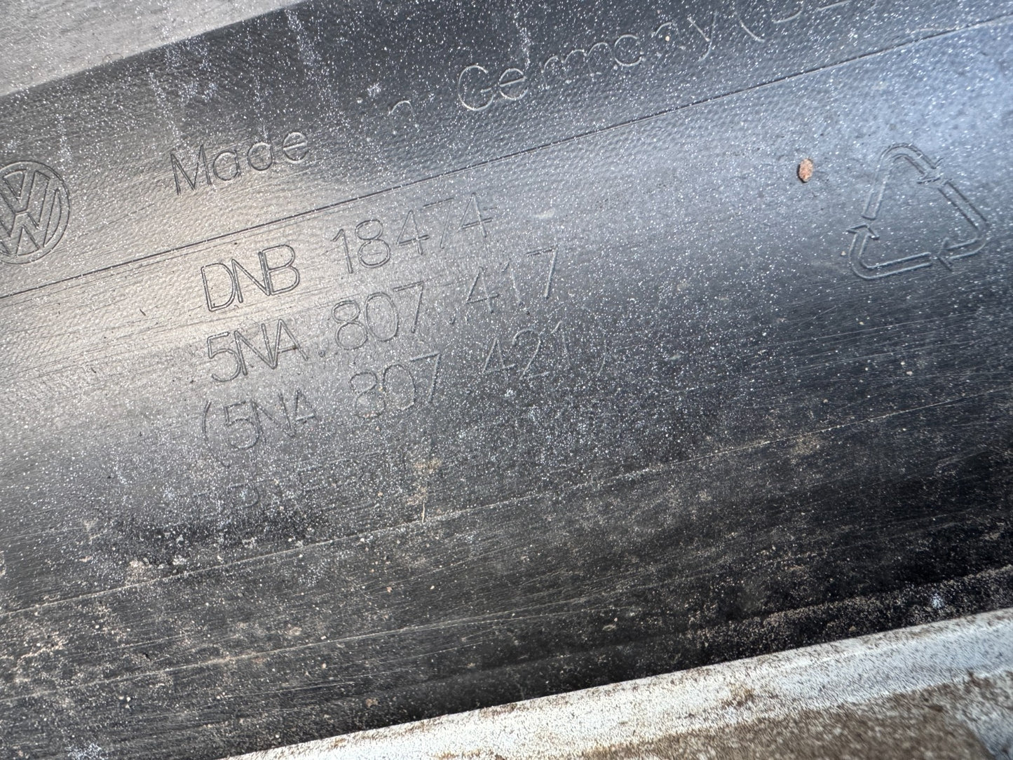 VW VOLKSWAGEN TIGUAN R-LINE 2016-ON REAR BUMPER 5NA807417 WHITE