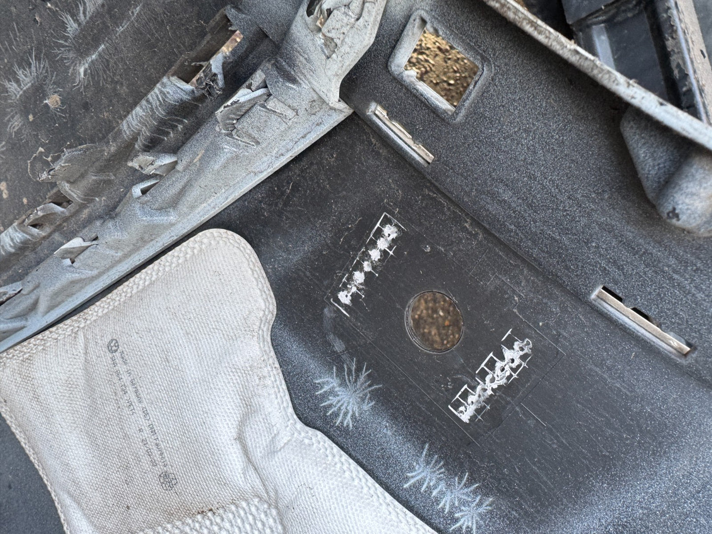 VW VOLKSWAGEN TIGUAN R-LINE 2016-ON REAR BUMPER 5NA807417 WHITE