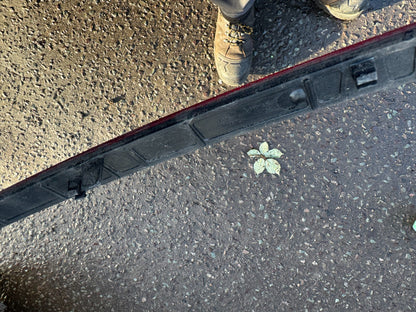 Genuine VW Tiguan R-Line 2020-24 rear bumper reflector (centre) 5NA945109