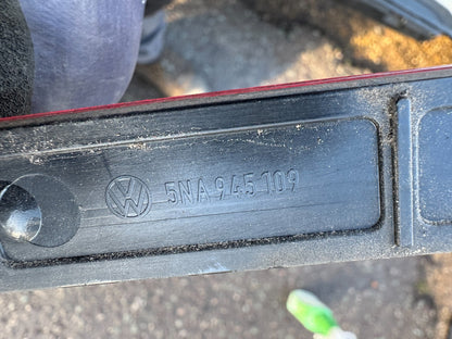 Genuine VW Tiguan R-Line 2020-24 rear bumper reflector (centre) 5NA945109