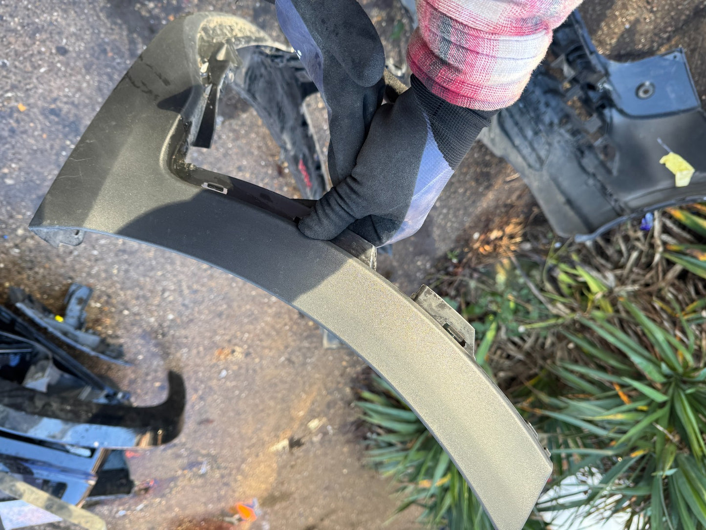 2024 Kia Xceed front bumper trim 2022-2024 Genuine Used Part 86512-J7QA0